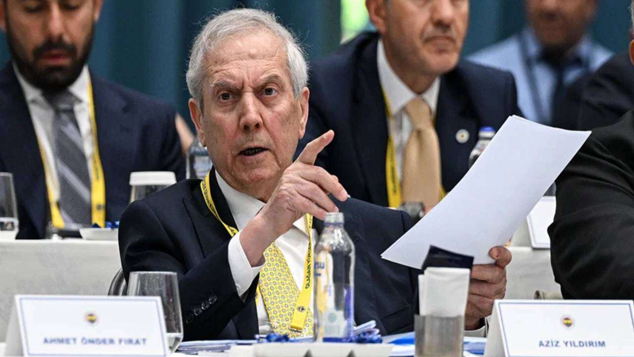 Fenerbahçe'de Aziz Yıldırım hiç düşünmeden uzatmadı: 1 yıllık sözleşmesi kalmıştı, kalemi kırıldı! 4